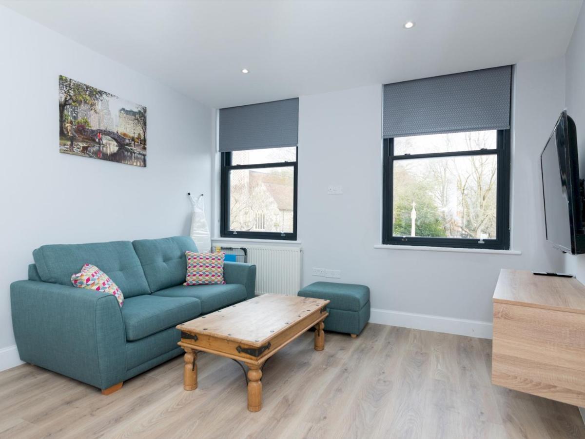 Apartment Pass The Keys Brand New Location Flat Modern Decor *