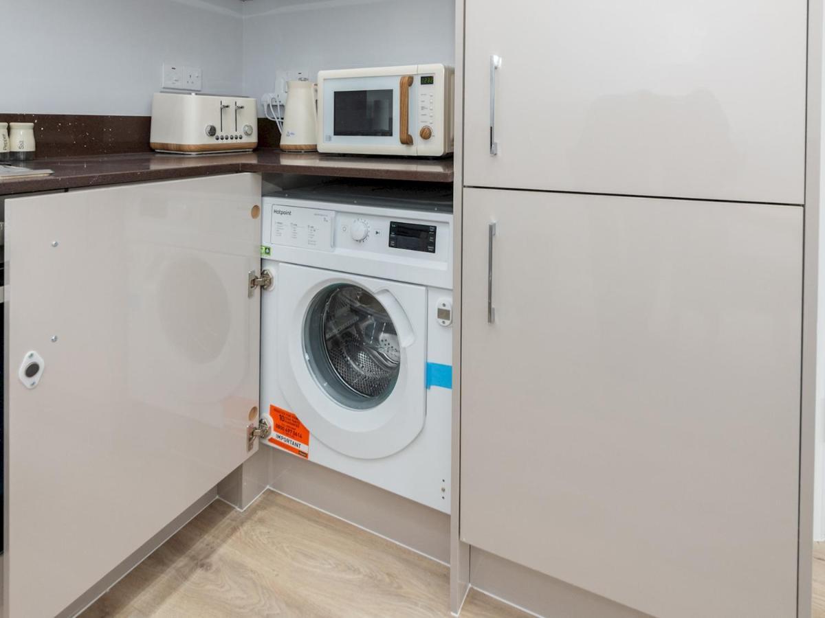 Pass The Keys Brand New Location Flat Modern Decor *