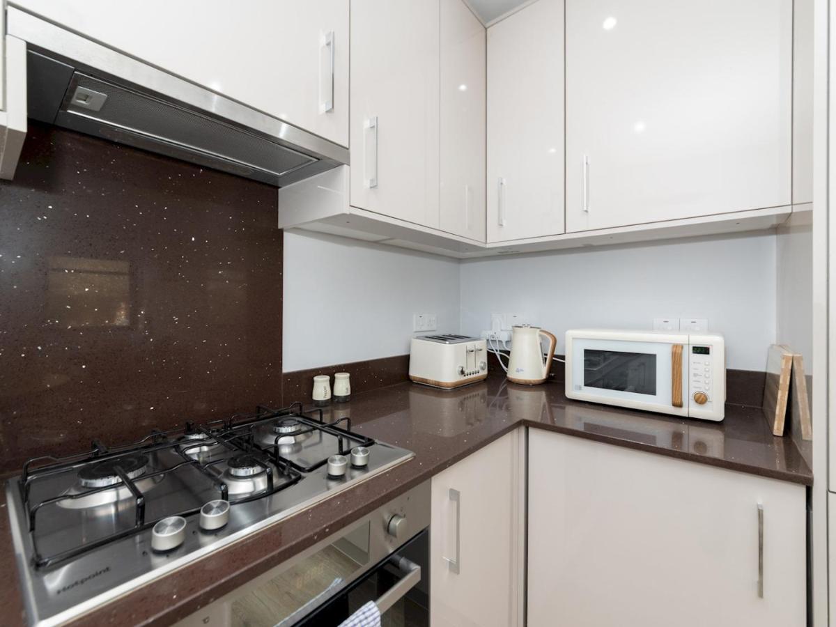 Pass The Keys Brand New Location Flat Modern Decor Reading