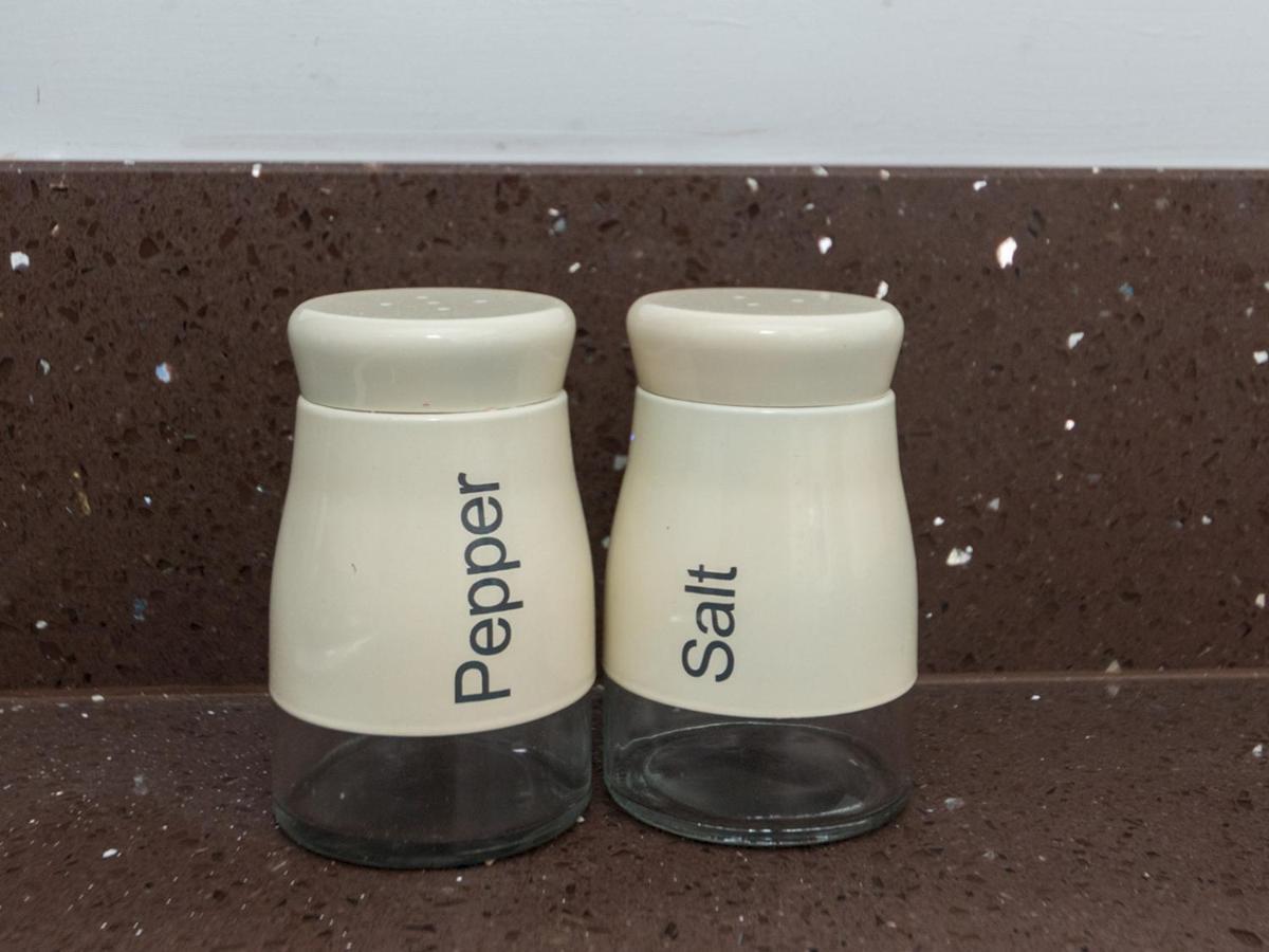 Pass The Keys Brand New Location Flat Modern Decor Apartment