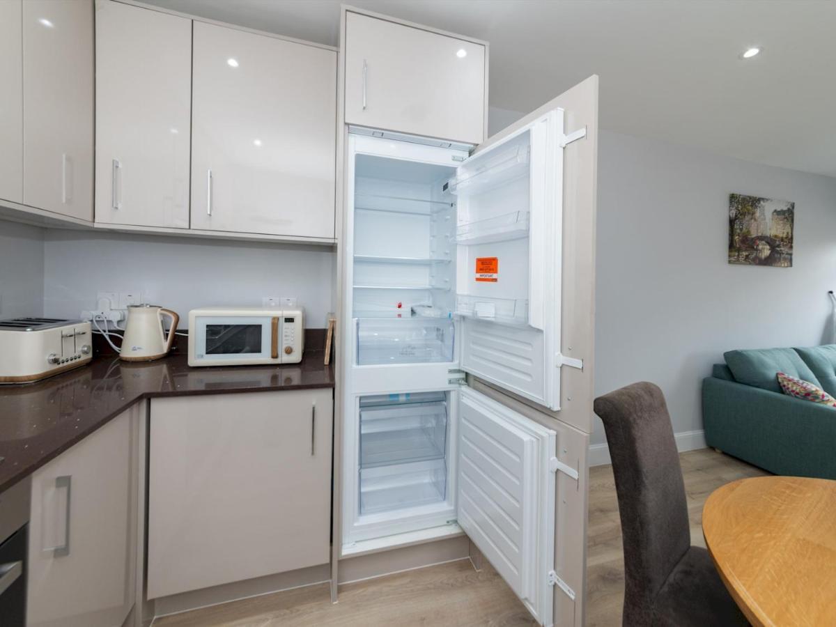 Pass The Keys Brand New Location Flat Modern Decor Apartment