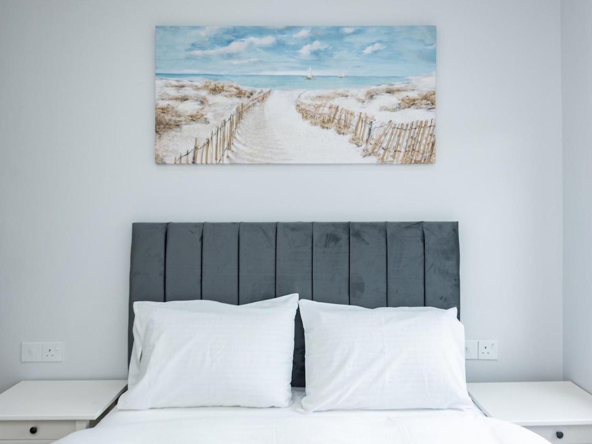 Apartment Pass The Keys Brand New Location Flat Modern Decor Reading